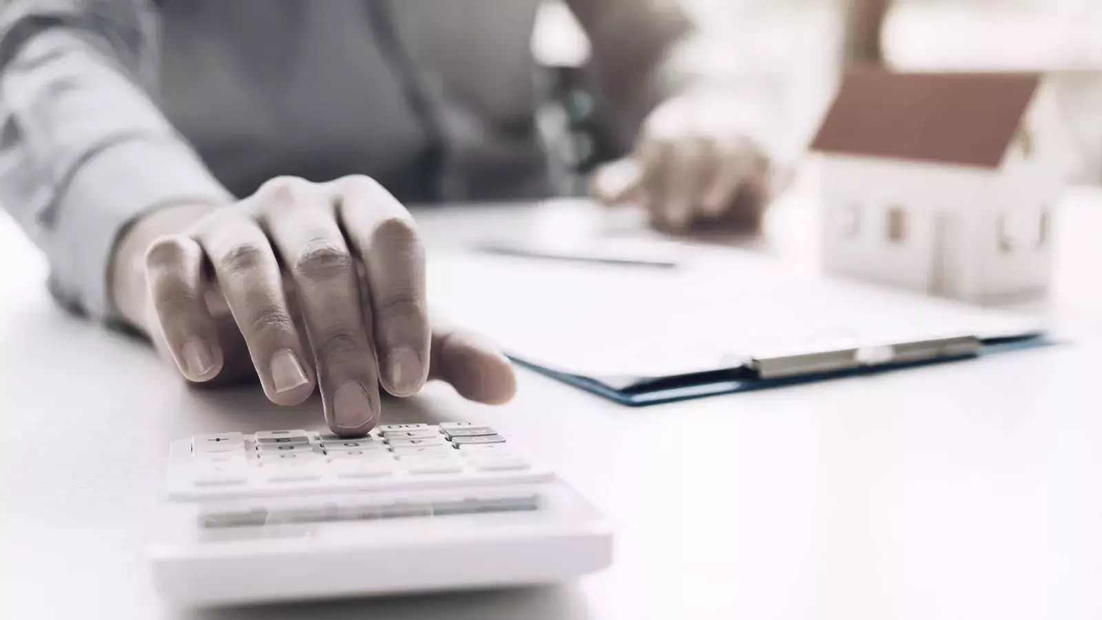 Budgeting Tips for Purchasing Pre-sale 